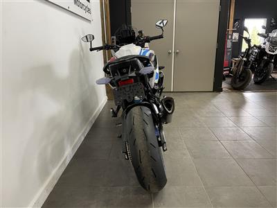 5885_89100